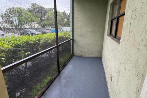 Copropriété à louer à Sunrise, Floride: 2 chambres, 67.91 m2 № 1946473 - photo 11