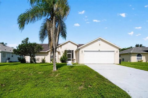House in Palm Bay, Florida 3 bedrooms, 161.09 sq.m. № 2308716