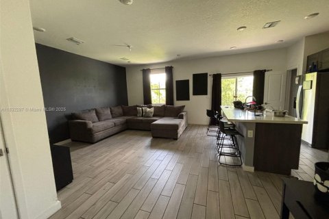 Townhouse in Homestead, Florida 4 bedrooms, 169.64 sq.m. № 2012148 - photo 2
