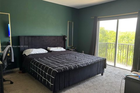 Townhouse in Homestead, Florida 4 bedrooms, 169.64 sq.m. № 2012148 - photo 6