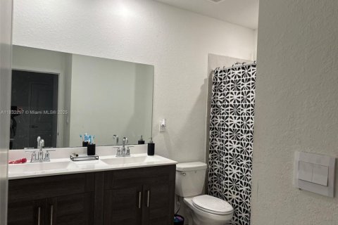Townhouse in Homestead, Florida 4 bedrooms, 169.64 sq.m. № 2012148 - photo 8