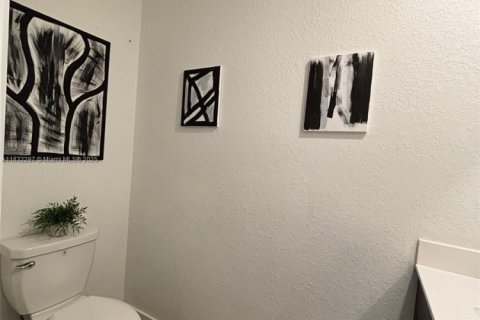 Townhouse in Homestead, Florida 4 bedrooms, 169.64 sq.m. № 2012148 - photo 12