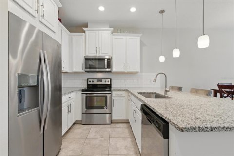Townhouse in WATERBROOKE in Clermont, Florida 3 bedrooms, 148.64 sq.m. № 1847319 - photo 14