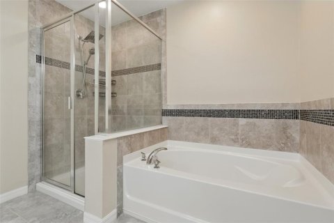 Townhouse in WATERBROOKE in Clermont, Florida 3 bedrooms, 148.64 sq.m. № 1847319 - photo 26