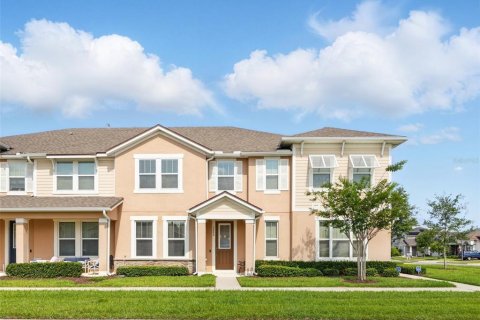 Townhouse in WATERBROOKE in Clermont, Florida 3 bedrooms, 148.64 sq.m. № 1847319 - photo 1