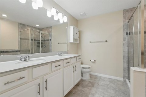 Townhouse in WATERBROOKE in Clermont, Florida 3 bedrooms, 148.64 sq.m. № 1847319 - photo 25
