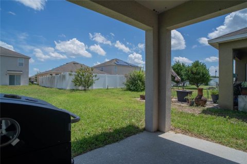 House in Davenport, Florida 4 bedrooms, 173.45 sq.m. № 2321683 - photo 18