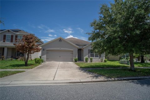 House in Davenport, Florida 4 bedrooms, 173.45 sq.m. № 2321683 - photo 2
