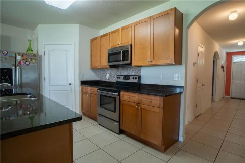 House in Davenport, Florida 4 bedrooms, 173.45 sq.m. № 2321683 - photo 27