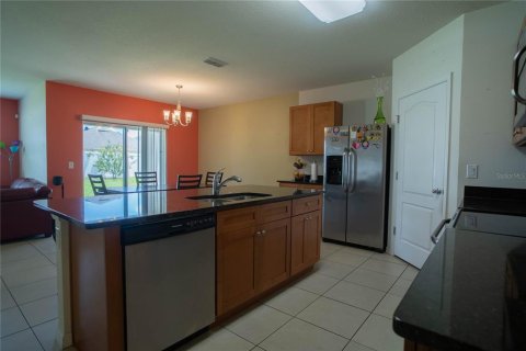 House in Davenport, Florida 4 bedrooms, 173.45 sq.m. № 2321683 - photo 28