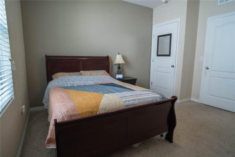 House in Davenport, Florida 4 bedrooms, 173.45 sq.m. № 2321683 - photo 16