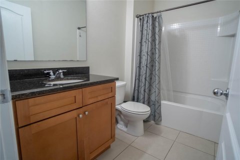 House in Davenport, Florida 4 bedrooms, 173.45 sq.m. № 2321683 - photo 8