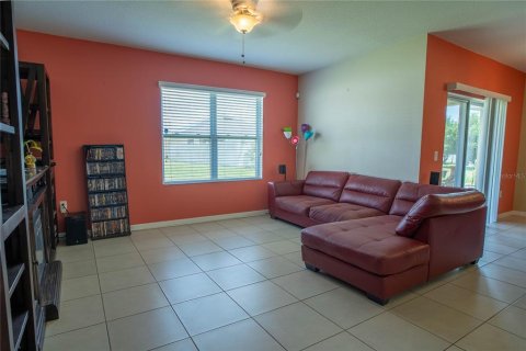 House in Davenport, Florida 4 bedrooms, 173.45 sq.m. № 2321683 - photo 23