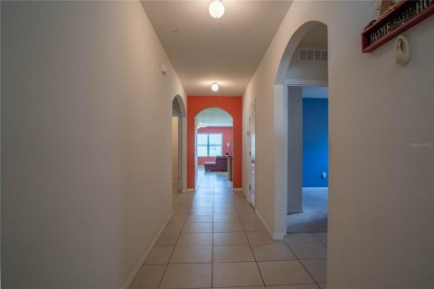 House in Davenport, Florida 4 bedrooms, 173.45 sq.m. № 2321683 - photo 4