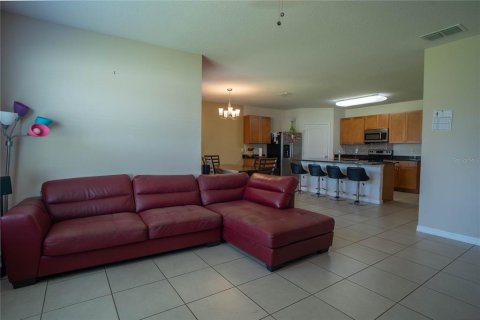 House in Davenport, Florida 4 bedrooms, 173.45 sq.m. № 2321683 - photo 22