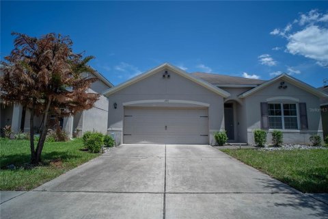 House in Davenport, Florida 4 bedrooms, 173.45 sq.m. № 2321683
