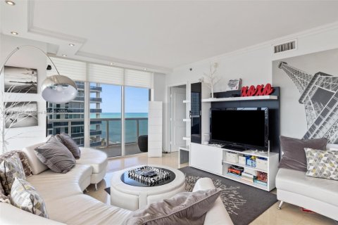 Copropriété à louer à Hallandale Beach, Floride: 2 chambres, 135.45 m2 № 1621108 - photo 2