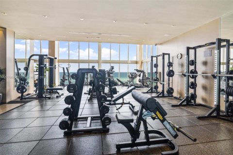 Copropriété à louer à Hallandale Beach, Floride: 2 chambres, 135.45 m2 № 1621108 - photo 24