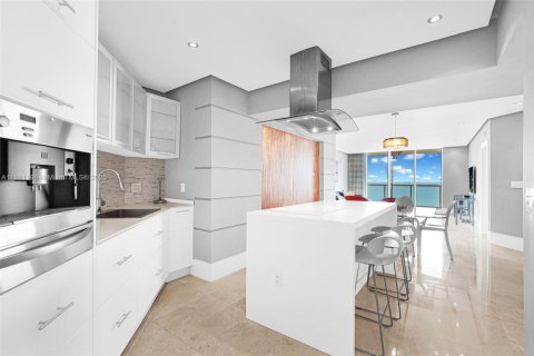 Condominio en alquiler en Sunny Isles Beach, Florida, 2 dormitorios, 148.83 m2 № 1932812 - foto 19