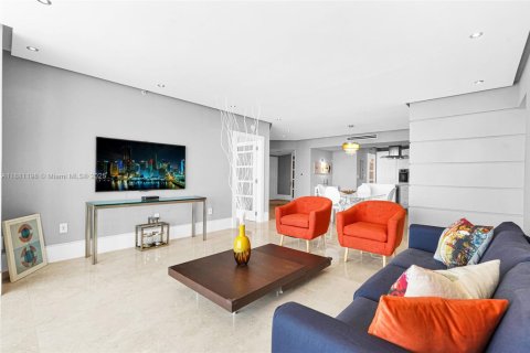 Condominio en alquiler en Sunny Isles Beach, Florida, 2 dormitorios, 148.83 m2 № 1932812 - foto 7