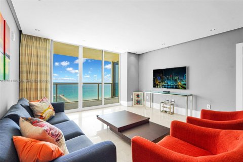 Condominio en alquiler en Sunny Isles Beach, Florida, 2 dormitorios, 148.83 m2 № 1932812 - foto 9