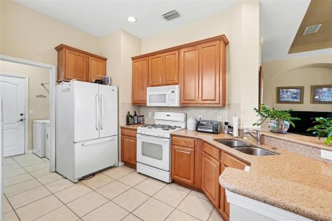 House in Sun City Center, Florida 2 bedrooms, 128.21 sq.m. № 2207491 - photo 7