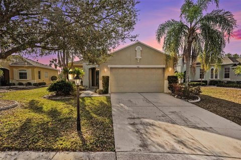 House in Sun City Center, Florida 2 bedrooms, 128.21 sq.m. № 2207491 - photo 2