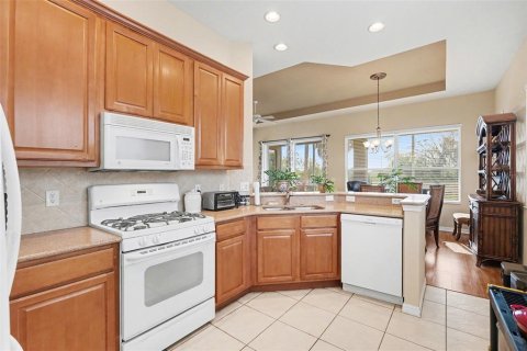 House in Sun City Center, Florida 2 bedrooms, 128.21 sq.m. № 2207491 - photo 8