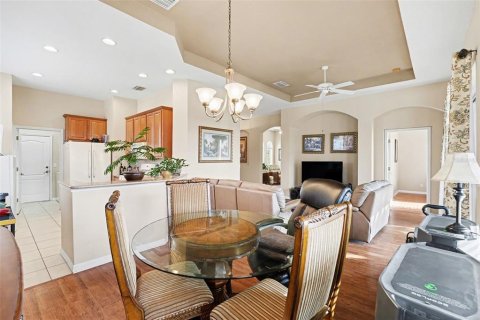 House in Sun City Center, Florida 2 bedrooms, 128.21 sq.m. № 2207491 - photo 10