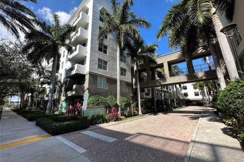 Condo in Fort Lauderdale, Florida, 1 bedroom № 1986314 - photo 1