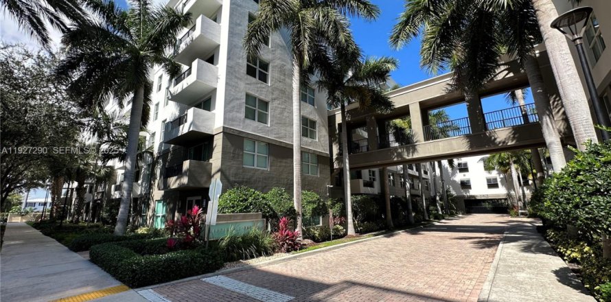 Condo in Fort Lauderdale, Florida, 1 bedroom № 1986314