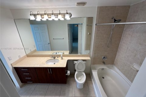Condo in Fort Lauderdale, Florida, 1 bedroom № 1986314 - photo 12