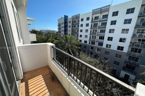 Condo in Fort Lauderdale, Florida, 1 bedroom № 1986314 - photo 18
