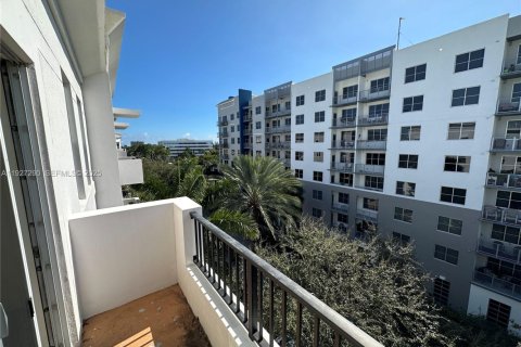 Condo in Fort Lauderdale, Florida, 1 bedroom № 1986314 - photo 17