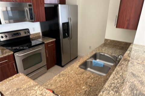 Condo in Fort Lauderdale, Florida, 1 bedroom № 1986314 - photo 9