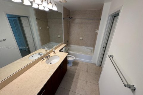 Condo in Fort Lauderdale, Florida, 1 bedroom № 1986314 - photo 13