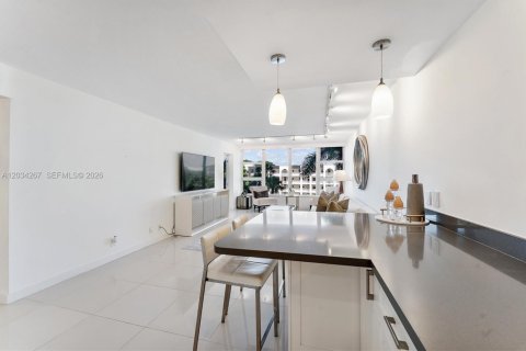 Copropriété à louer à Lauderdale-by-the-Sea, Floride: 2 chambres, 116.13 m2 № 2078529 - photo 5