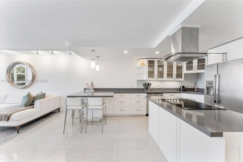 Copropriété à louer à Lauderdale-by-the-Sea, Floride: 2 chambres, 116.13 m2 № 2078529 - photo 6