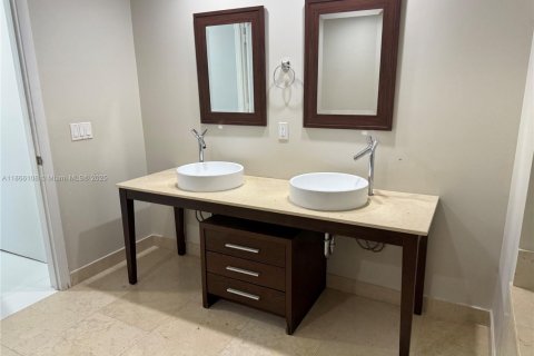 Copropriété à vendre à Miami, Floride: 2 chambres, 139.35 m2 № 1978852 - photo 13