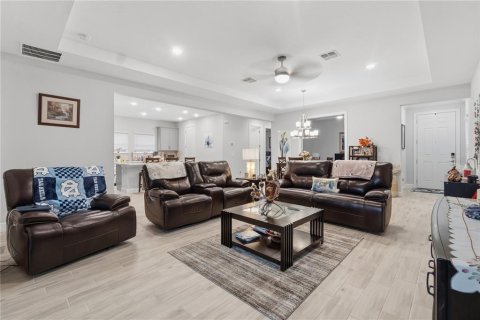 Villa ou maison à vendre à Clermont, Floride: 2 chambres, 166.11 m2 № 2407024 - photo 8