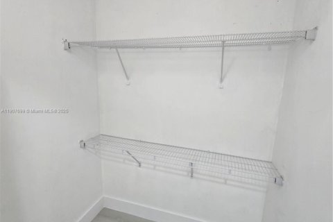 Купить кондоминиум в Майами, Флорида 3 спальни, 101.26м2, № 1966519 - фото 25