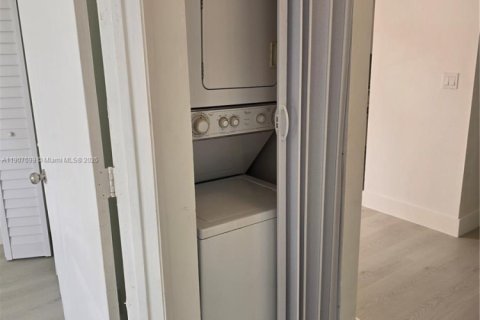 Купить кондоминиум в Майами, Флорида 3 спальни, 101.26м2, № 1966519 - фото 9