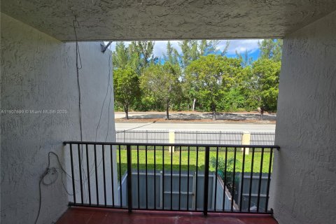 Купить кондоминиум в Майами, Флорида 3 спальни, 101.26м2, № 1966519 - фото 23