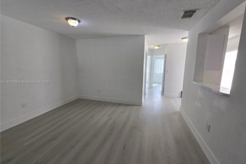 Купить кондоминиум в Майами, Флорида 3 спальни, 101.26м2, № 1966519 - фото 21