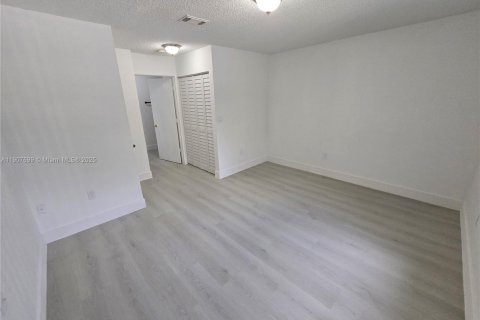 Купить кондоминиум в Майами, Флорида 3 спальни, 101.26м2, № 1966519 - фото 26