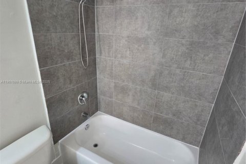 Купить кондоминиум в Майами, Флорида 3 спальни, 101.26м2, № 1966519 - фото 8