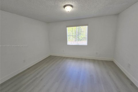 Купить кондоминиум в Майами, Флорида 3 спальни, 101.26м2, № 1966519 - фото 24