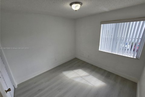 Купить кондоминиум в Майами, Флорида 3 спальни, 101.26м2, № 1966519 - фото 13