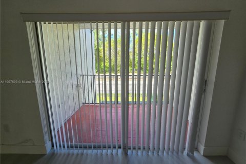 Купить кондоминиум в Майами, Флорида 3 спальни, 101.26м2, № 1966519 - фото 22