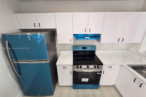 Купить кондоминиум в Майами, Флорида 3 спальни, 101.26м2, № 1966519 - фото 20